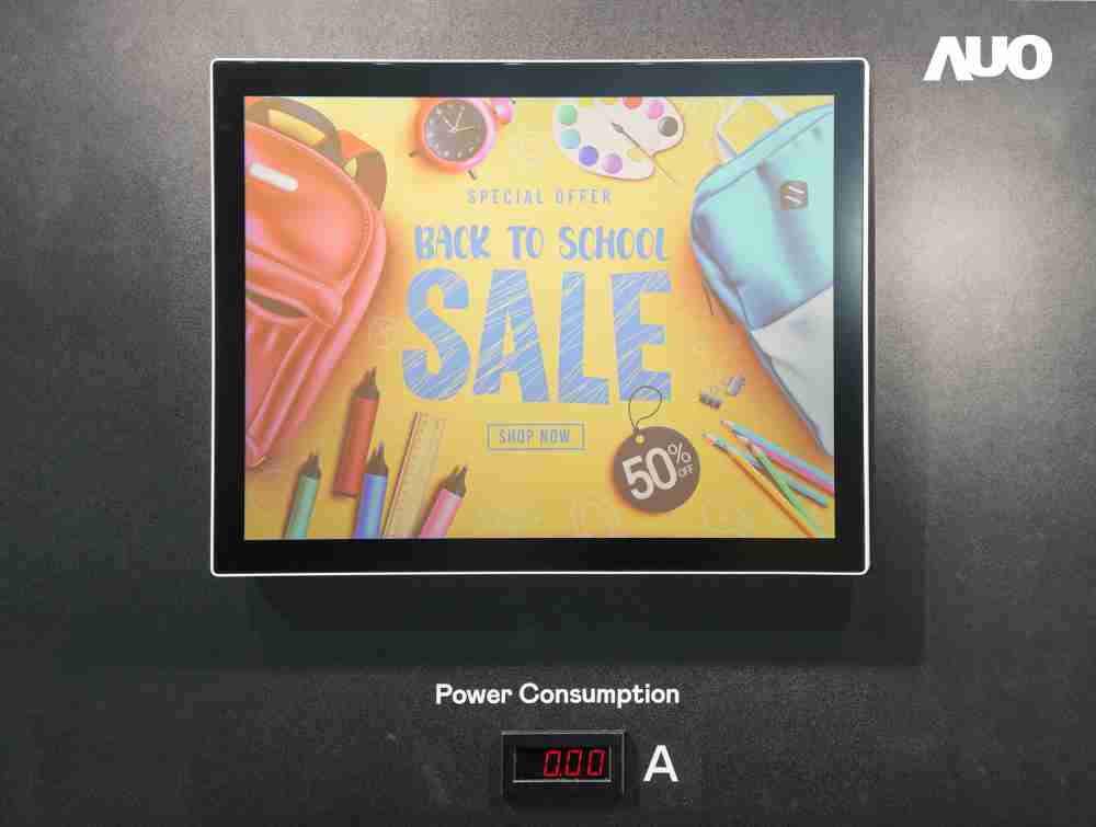 PG国际展示胆固醇液晶超低耗能户外全彩显示器，，，ChLC（胆固醇液晶）以双稳态技术使静态显示零功耗，，，具省电、、、、高彩度、、环保的特性，，，，还整合软硬件系统解决方案，，，，可透过单一云端平台管理